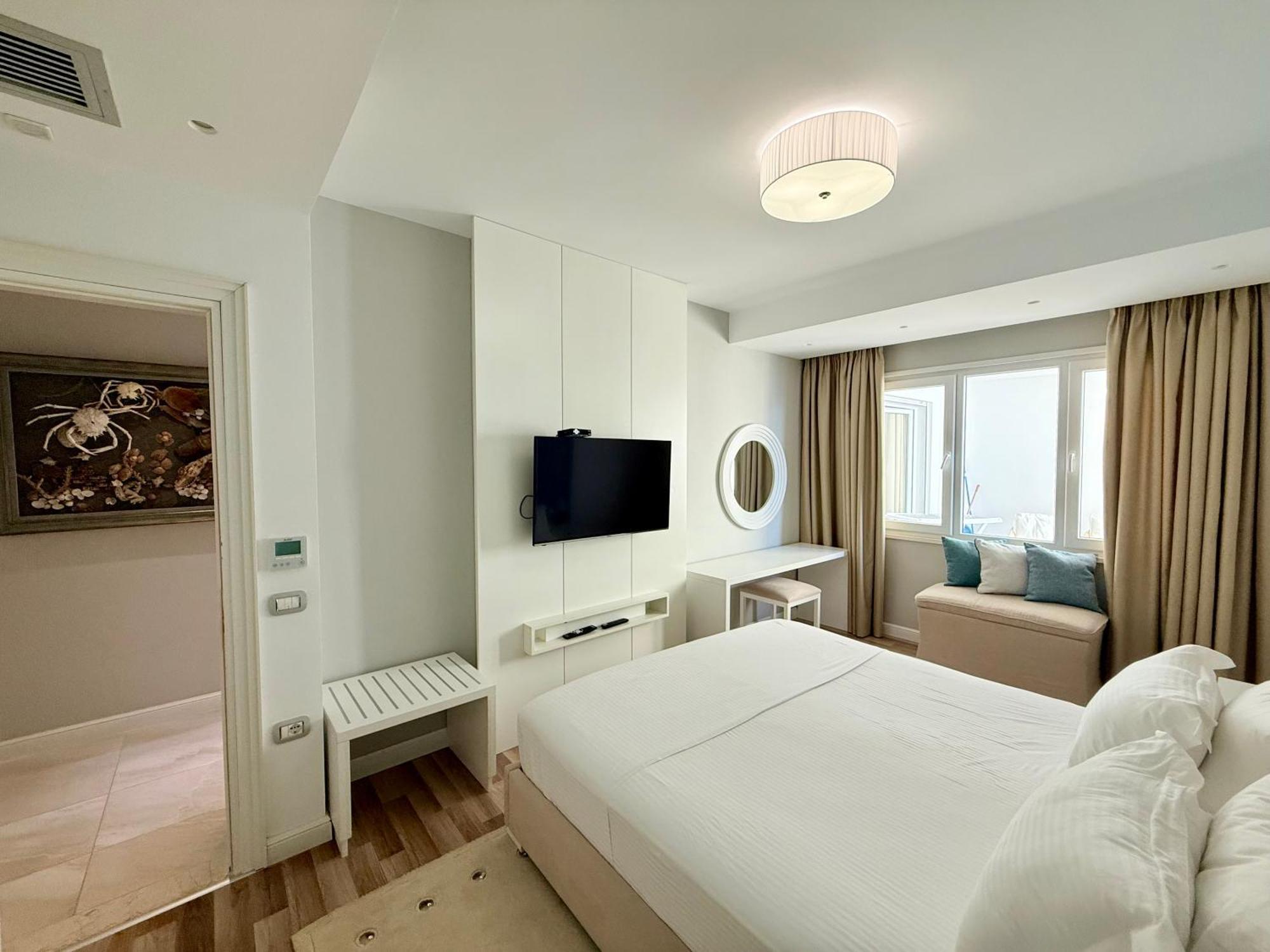 Limani Deluxe Apartments ซารานเดอ ภายนอก รูปภาพ